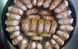 Circular tray of cannoli